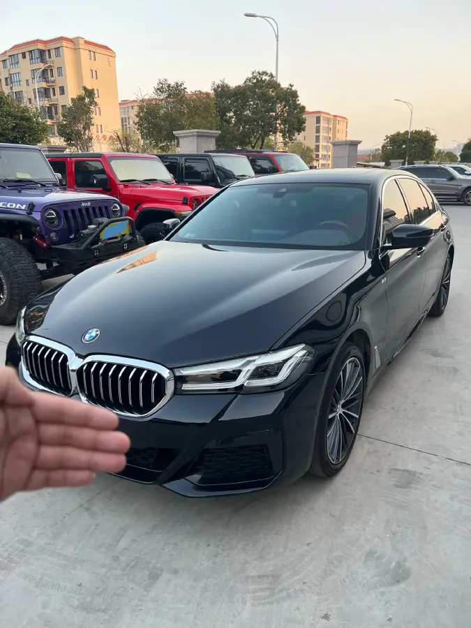 2022 BMW 5 Series 2.0T 252HP L4 8AT,autocango,china used car exporter,china ev exporter,chinese used car exporter,chinese used ev exporter