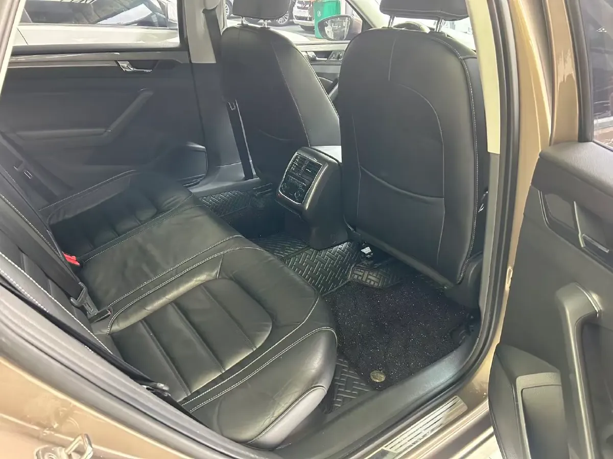 2017 Volkswagen Passat 1.8T 180HP L4 7DCT,autocango,china used car exporter,china ev exporter,chinese used car exporter,chinese used ev exporter