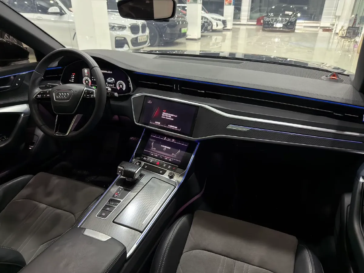 2021 Audi A6L 2.0T 190HP L4 7DCT,autocango,china used car exporter,china ev exporter,chinese used car exporter,chinese used ev exporter