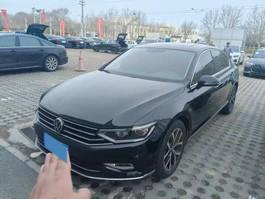 2020 Volkswagen Magotan 2.0T 186HP L4 7DCT,autocango,china used car exporter,china ev exporter,chinese used car exporter,chinese used ev exporter