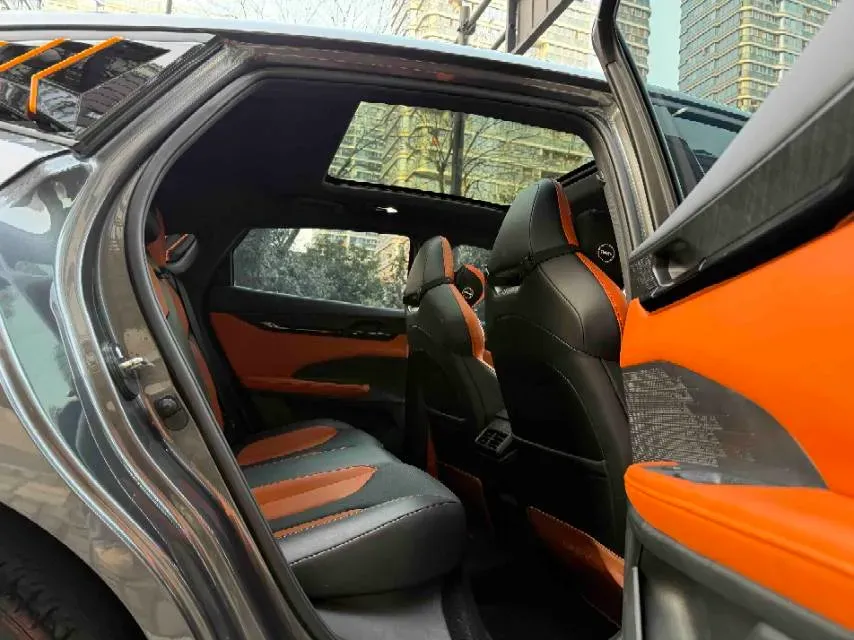 2023 ChangAn UNI-V 2.0T 233HP L4 8AT,autocango,china used car exporter,china ev exporter,chinese used car exporter,chinese used ev exporter