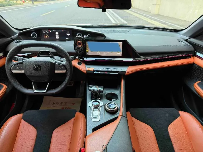 2023 ChangAn UNI-V 2.0T 233HP L4 8AT,autocango,china used car exporter,china ev exporter,chinese used car exporter,chinese used ev exporter