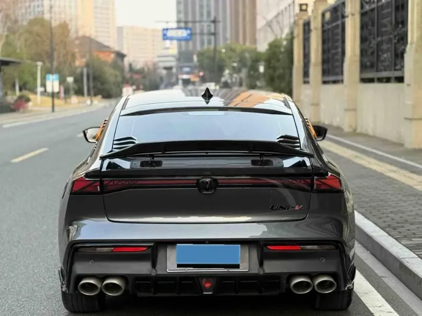 2023 ChangAn UNI-V 2.0T 233HP L4 8AT,autocango,china used car exporter,china ev exporter,chinese used car exporter,chinese used ev exporter