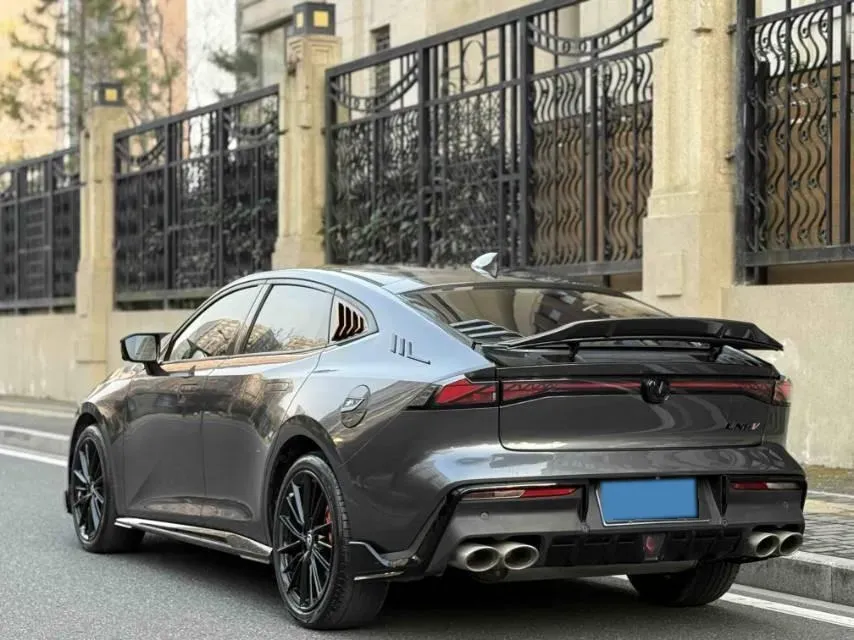 2023 ChangAn UNI-V 2.0T 233HP L4 8AT,autocango,china used car exporter,china ev exporter,chinese used car exporter,chinese used ev exporter