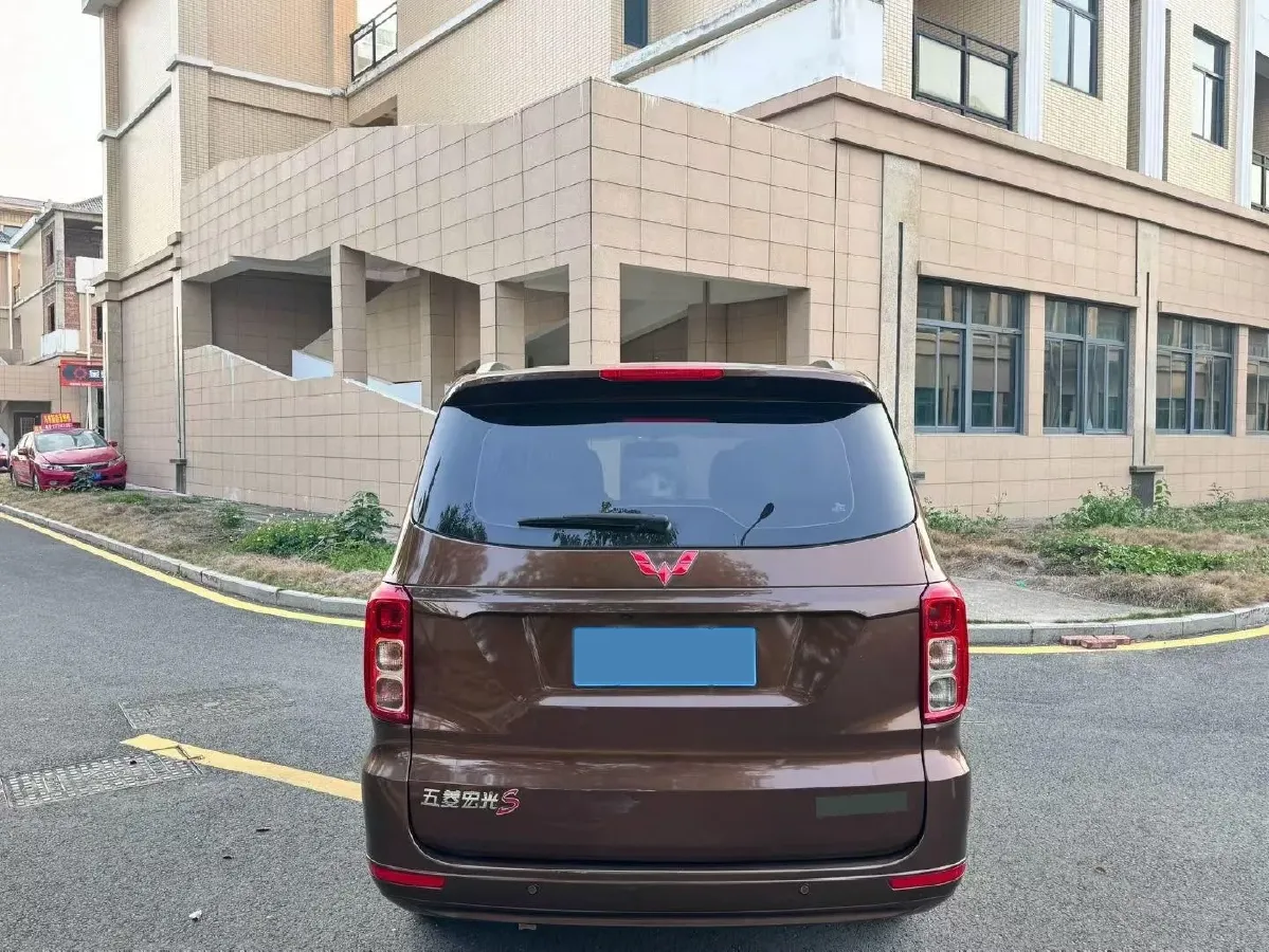 2021 WuLing HongGuang 1.5L 99HP L4 6MT,autocango,china used car exporter,china ev exporter,chinese used car exporter,chinese used ev exporter