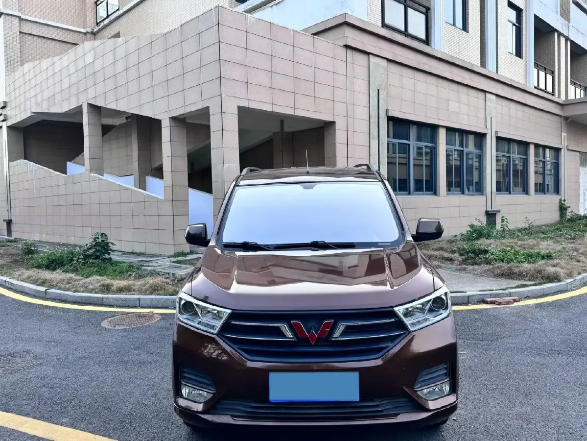 2021 WuLing HongGuang 1.5L 99HP L4 6MT,autocango,china used car exporter,china ev exporter,chinese used car exporter,chinese used ev exporter