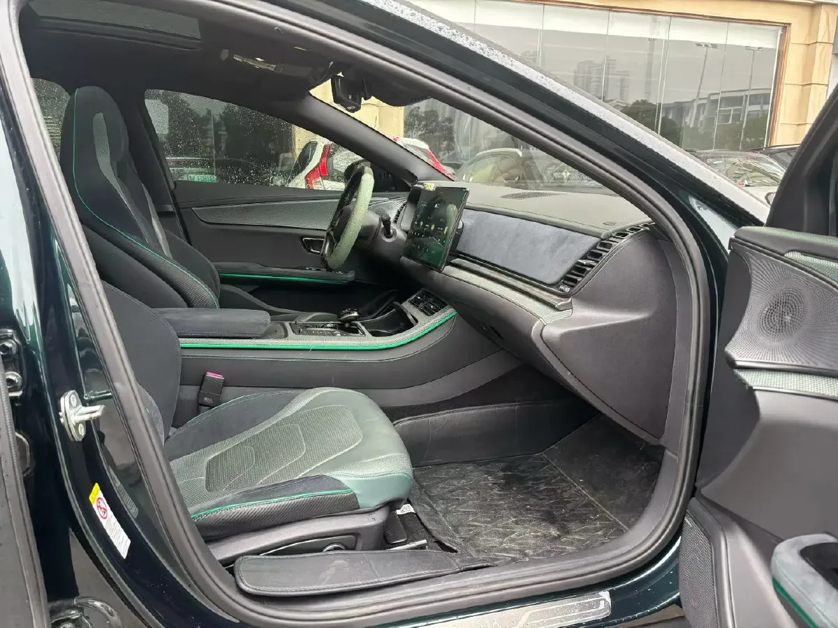 2022 Toyota Highlander 2.5L 192HP L4 E-CVT Hybrid,autocango,china used car exporter,china ev exporter,chinese used car exporter,chinese used ev exporter