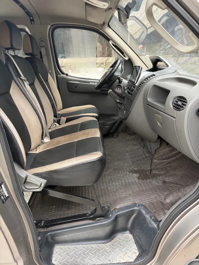 2019 MAXUS XinTu V80 2.5T 136HP L4 6MT,autocango,china used car exporter,china ev exporter,chinese used car exporter,chinese used ev exporter