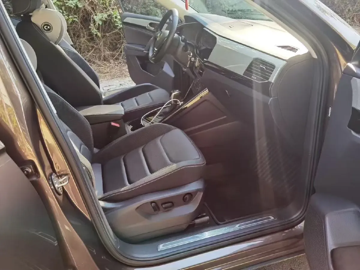 2021 Volkswagen Tayron 2.0T 186HP L4 7DCT,autocango,china used car exporter,china ev exporter,chinese used car exporter,chinese used ev exporter