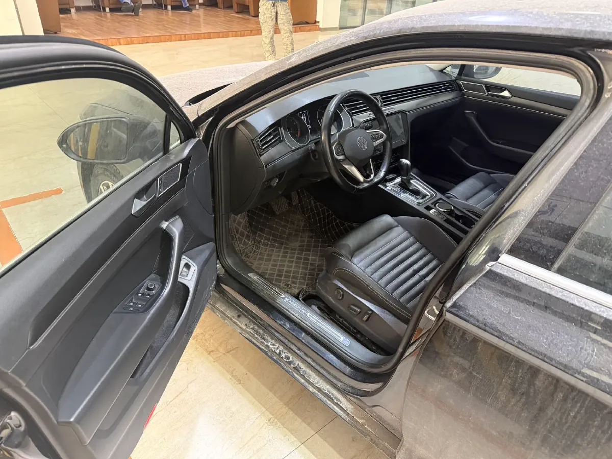 2020 Volkswagen Magotan 2.0T 186HP L4 7DCT,autocango,china used car exporter,china ev exporter,chinese used car exporter,chinese used ev exporter