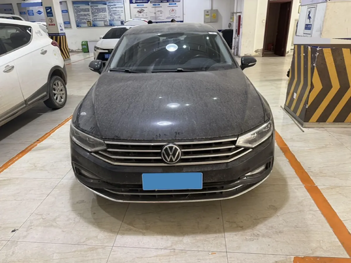2020 Volkswagen Magotan 2.0T 186HP L4 7DCT,autocango,china used car exporter,china ev exporter,chinese used car exporter,chinese used ev exporter