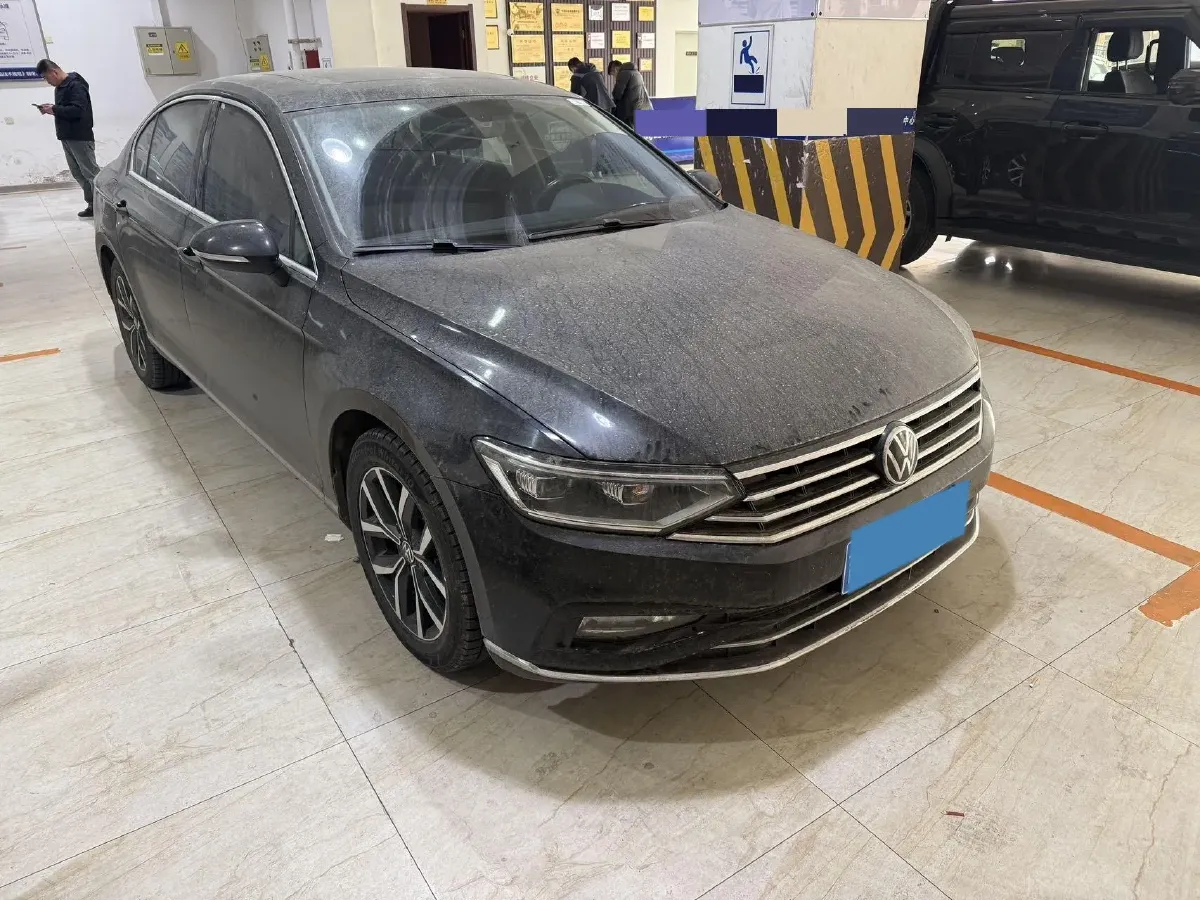2020 Volkswagen Magotan 2.0T 186HP L4 7DCT,autocango,china used car exporter,china ev exporter,chinese used car exporter,chinese used ev exporter