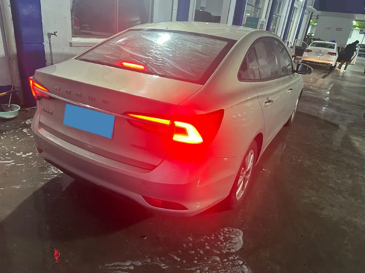 2020 Roewe i5 1.5L 120HP L4 CVT,autocango,china used car exporter,china ev exporter,chinese used car exporter,chinese used ev exporter
