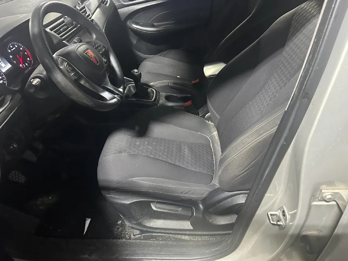 2020 Roewe i5 1.5L 120HP L4 CVT,autocango,china used car exporter,china ev exporter,chinese used car exporter,chinese used ev exporter