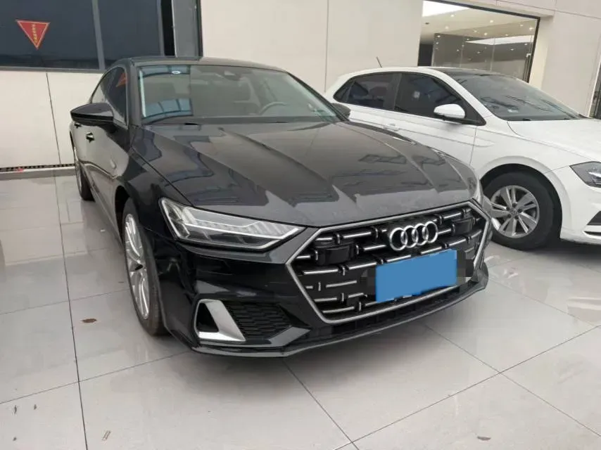 2024 Audi A7L 2.0T 245HP L4 7DCT,autocango,china used car exporter,china ev exporter,chinese used car exporter,chinese used ev exporter