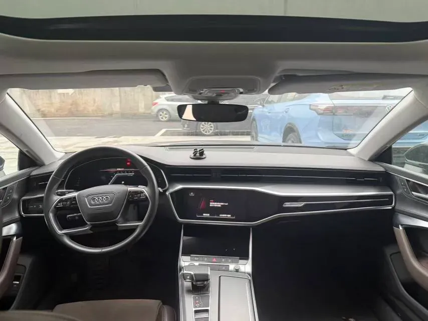 2024 Audi A7L 2.0T 245HP L4 7DCT,autocango,china used car exporter,china ev exporter,chinese used car exporter,chinese used ev exporter