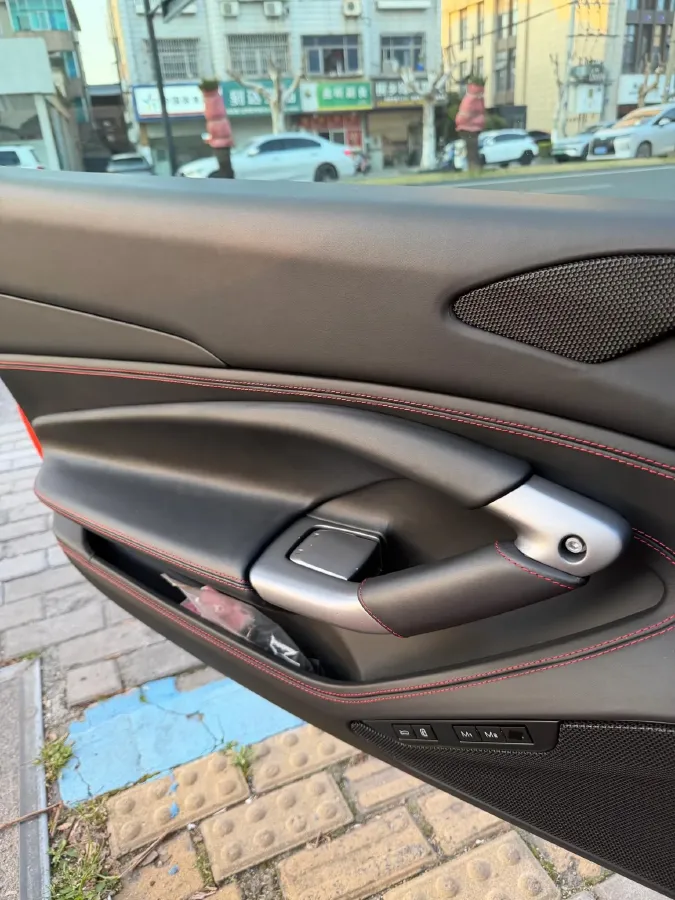 2019 Aston Martin DB11 5.2T 639HP V12 8AT,autocango,china used car exporter,china ev exporter,chinese used car exporter,chinese used ev exporter