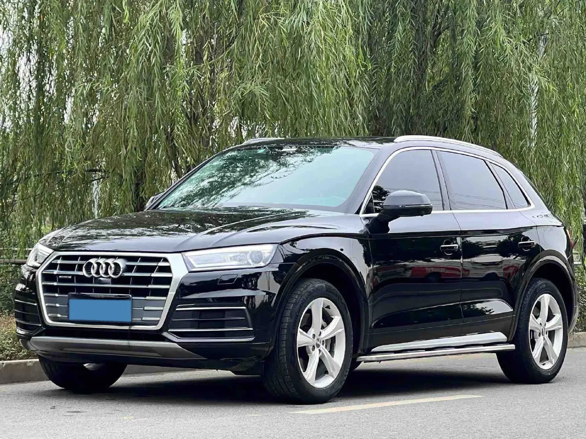 2020 Audi Q5L 2.0T 190HP L4 7DCT,autocango,china used car exporter,china ev exporter,chinese used car exporter,chinese used ev exporter