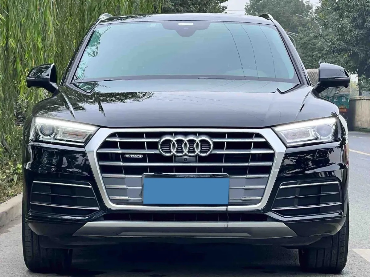 2020 Audi Q5L 2.0T 190HP L4 7DCT,autocango,china used car exporter,china ev exporter,chinese used car exporter,chinese used ev exporter