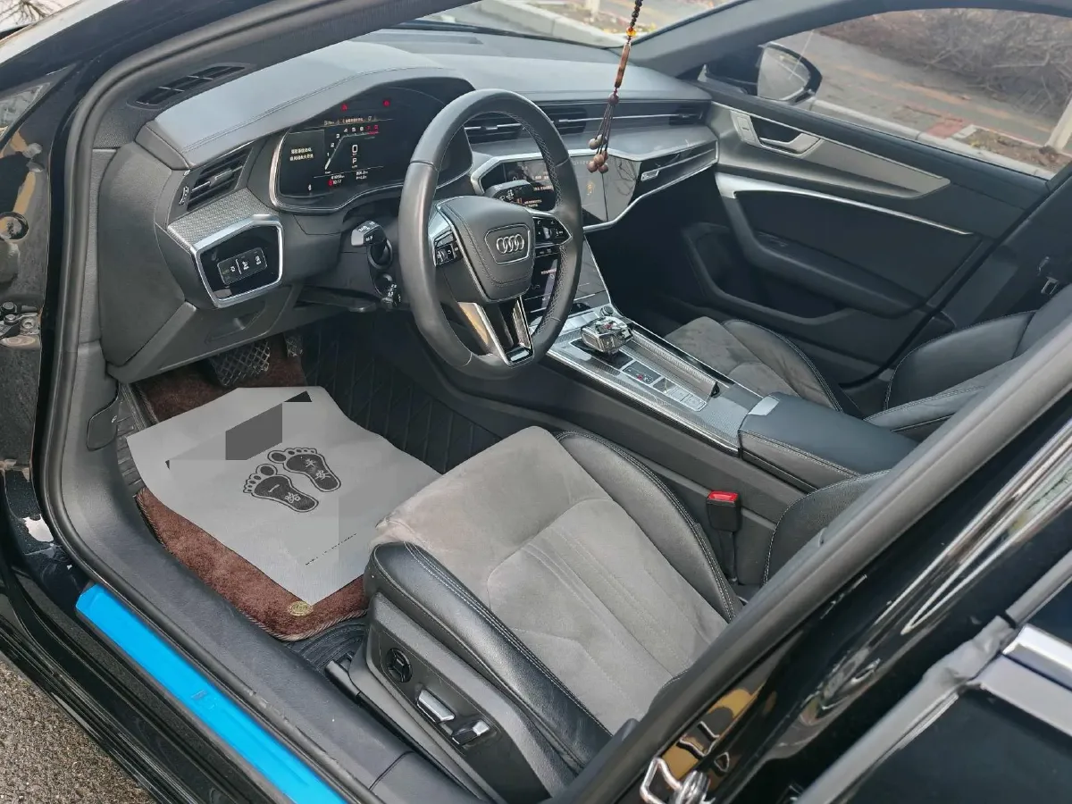 2023 Audi A6L 2.0T 245HP L4 7DCT,autocango,china used car exporter,china ev exporter,chinese used car exporter,chinese used ev exporter