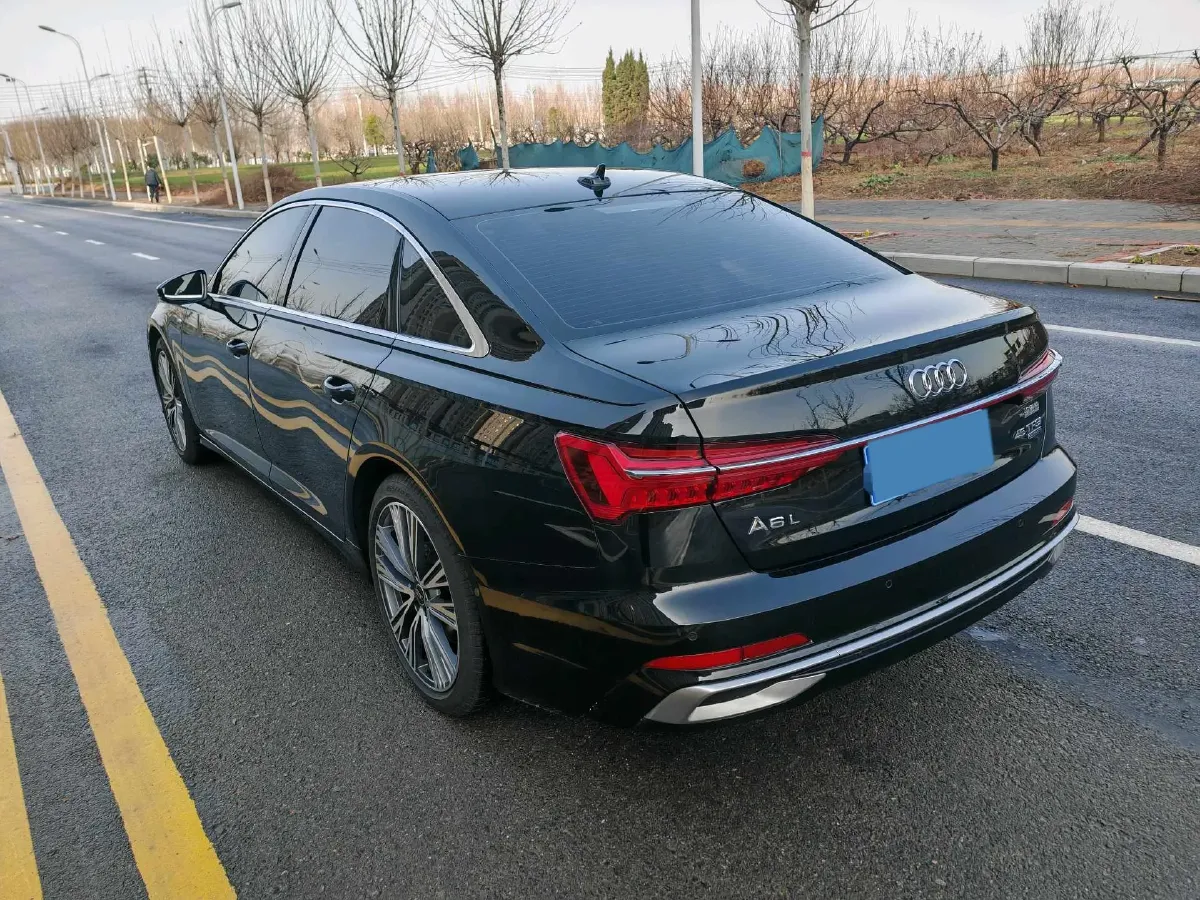 2023 Audi A6L 2.0T 245HP L4 7DCT,autocango,china used car exporter,china ev exporter,chinese used car exporter,chinese used ev exporter