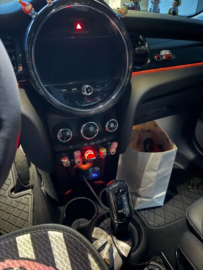 2023 MINI MINI 1.5T 136HP L3 7DCT,autocango,china used car exporter,china ev exporter,chinese used car exporter,chinese used ev exporter