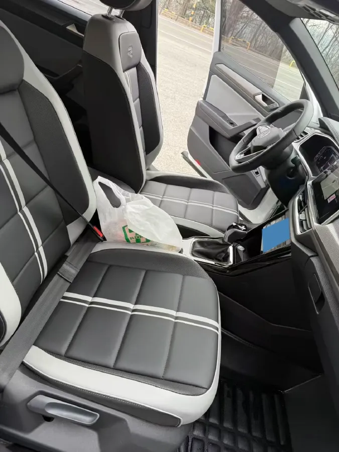 2023 Volkswagen T-Roc 1.5T 160HP L4 7DCT,autocango,china used car exporter,china ev exporter,chinese used car exporter,chinese used ev exporter