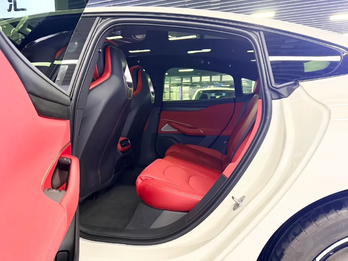 2024 MI SU7 BEV 101KWH,autocango,china used car exporter,china ev exporter,chinese used car exporter,chinese used ev exporter