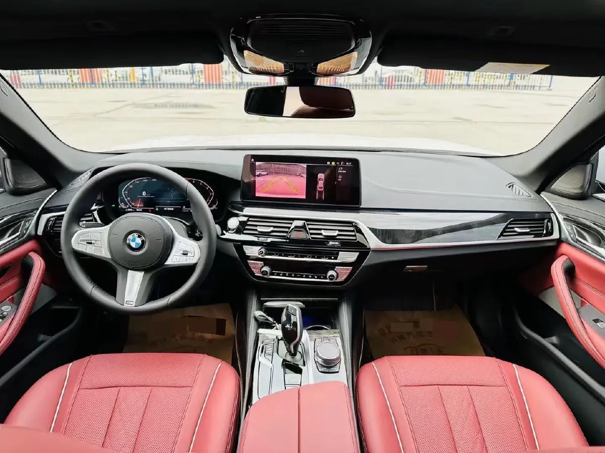 2022 BMW 5 Series 2.0T 184HP L4 8AT,autocango,china used car exporter,china ev exporter,chinese used car exporter,chinese used ev exporter