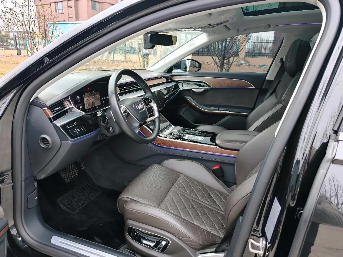 2021 Audi A8 3.0T 340HP V6 8AT,autocango,china used car exporter,china ev exporter,chinese used car exporter,chinese used ev exporter