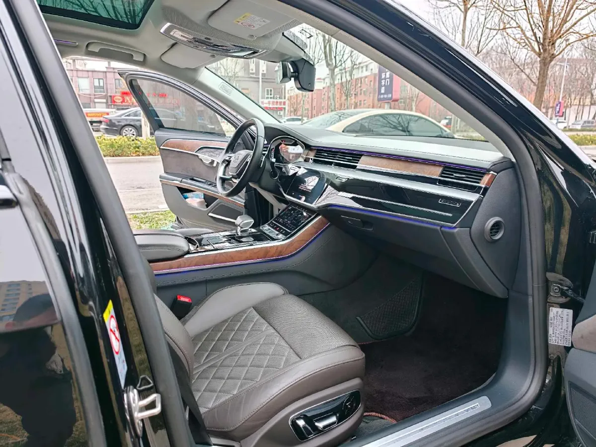 2021 Audi A8 3.0T 340HP V6 8AT,autocango,china used car exporter,china ev exporter,chinese used car exporter,chinese used ev exporter