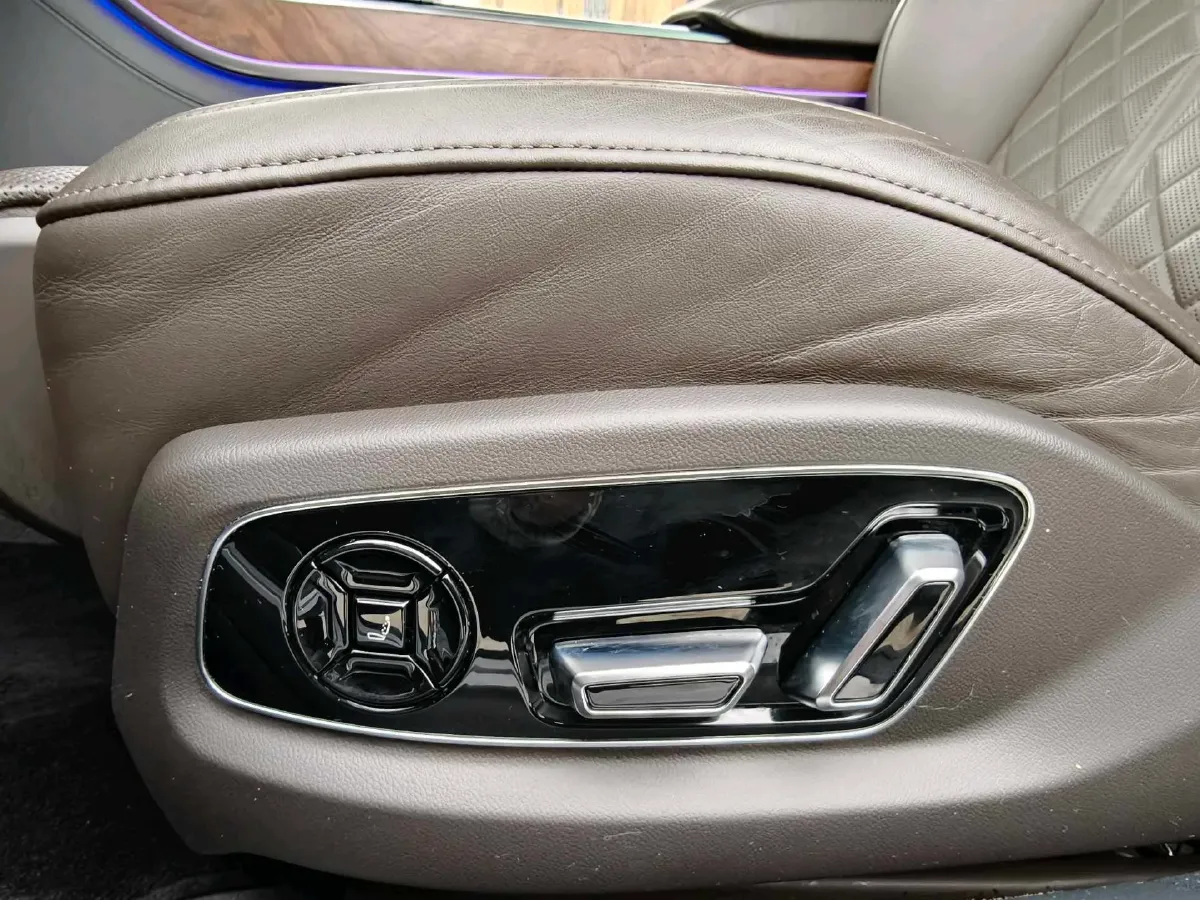 2021 Audi A8 3.0T 340HP V6 8AT,autocango,china used car exporter,china ev exporter,chinese used car exporter,chinese used ev exporter