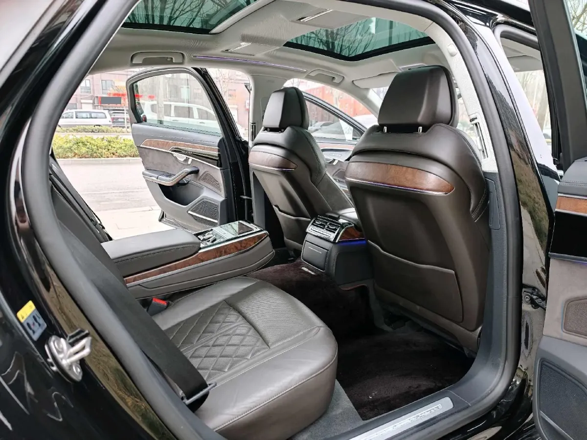 2021 Audi A8 3.0T 340HP V6 8AT,autocango,china used car exporter,china ev exporter,chinese used car exporter,chinese used ev exporter