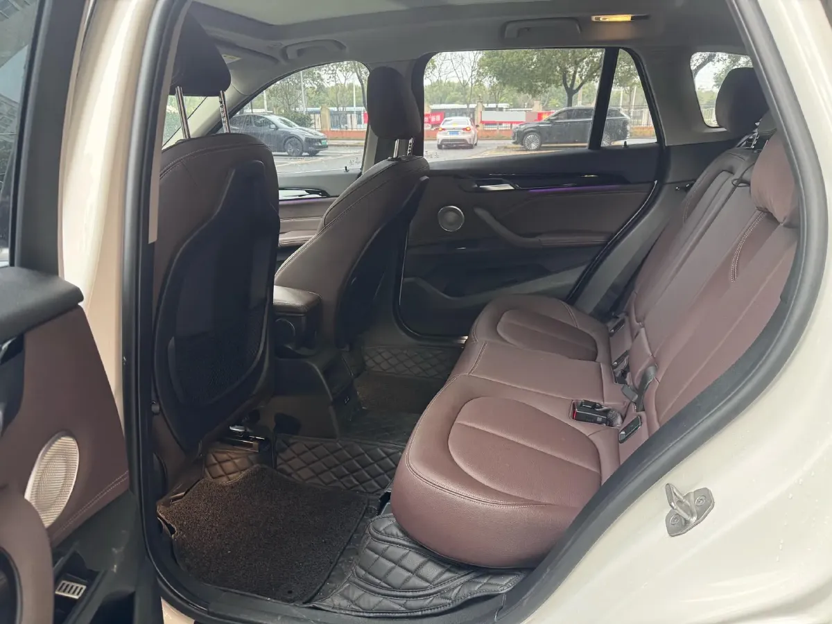 2022 BMW X1 1.5T 140HP L3 7DCT,autocango,china used car exporter,china ev exporter,chinese used car exporter,chinese used ev exporter