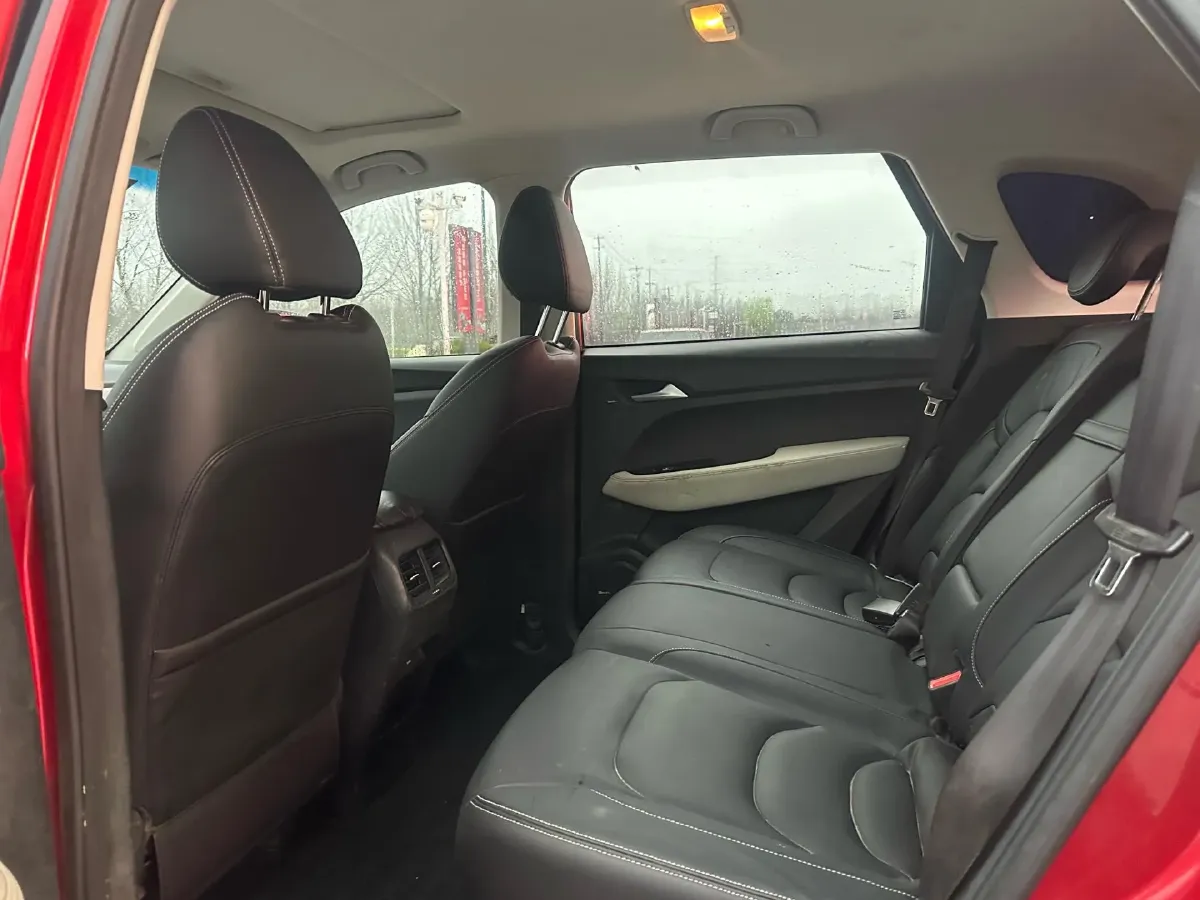 2018 BaoJun 530 1.5T 150HP L4 6MT,autocango,china used car exporter,china ev exporter,chinese used car exporter,chinese used ev exporter