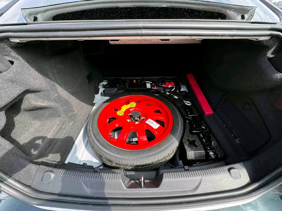 2020 Jaguar XEL 2.0T 200HP L4 8AT,autocango,china used car exporter,china ev exporter,chinese used car exporter,chinese used ev exporter