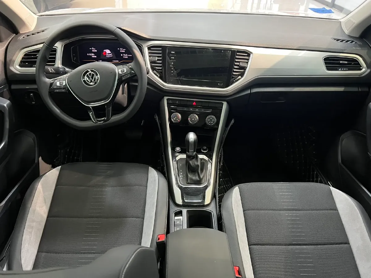 2022 Volkswagen T-Roc 1.4T 150HP L4 7DCT,autocango,china used car exporter,china ev exporter,chinese used car exporter,chinese used ev exporter