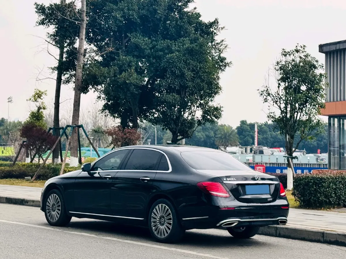 2020 Mercedes-Benz E Class 2.0T 258HP L4 9AT,autocango,china used car exporter,china ev exporter,chinese used car exporter,chinese used ev exporter