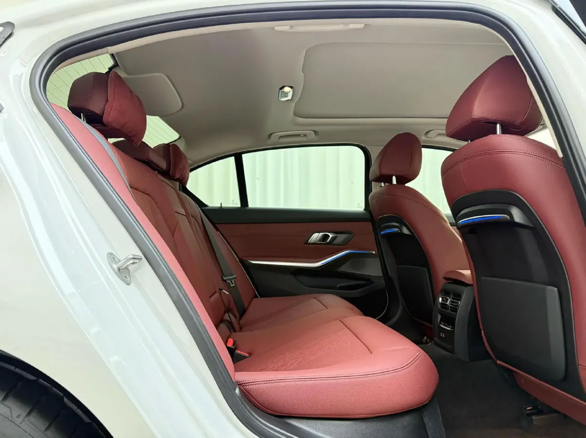 2022 BMW 3 Series 2.0T 184HP L4 8AT,autocango,china used car exporter,china ev exporter,chinese used car exporter,chinese used ev exporter