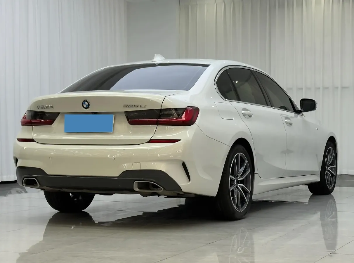 2022 BMW 3 Series 2.0T 184HP L4 8AT,autocango,china used car exporter,china ev exporter,chinese used car exporter,chinese used ev exporter