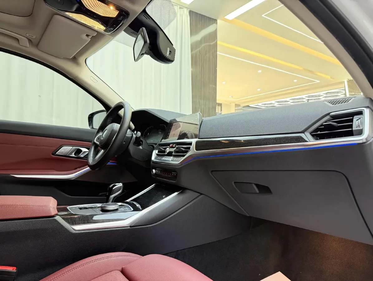 2022 BMW 3 Series 2.0T 184HP L4 8AT,autocango,china used car exporter,china ev exporter,chinese used car exporter,chinese used ev exporter