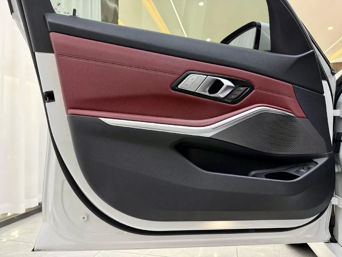 2022 BMW 3 Series 2.0T 184HP L4 8AT,autocango,china used car exporter,china ev exporter,chinese used car exporter,chinese used ev exporter