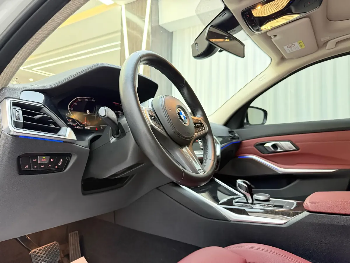 2022 BMW 3 Series 2.0T 184HP L4 8AT,autocango,china used car exporter,china ev exporter,chinese used car exporter,chinese used ev exporter