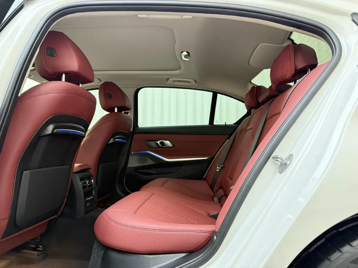 2022 BMW 3 Series 2.0T 184HP L4 8AT,autocango,china used car exporter,china ev exporter,chinese used car exporter,chinese used ev exporter