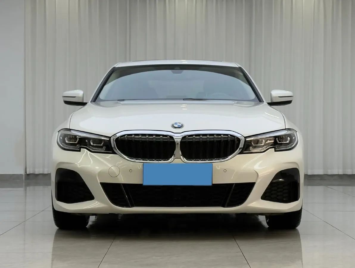 2022 BMW 3 Series 2.0T 184HP L4 8AT,autocango,china used car exporter,china ev exporter,chinese used car exporter,chinese used ev exporter