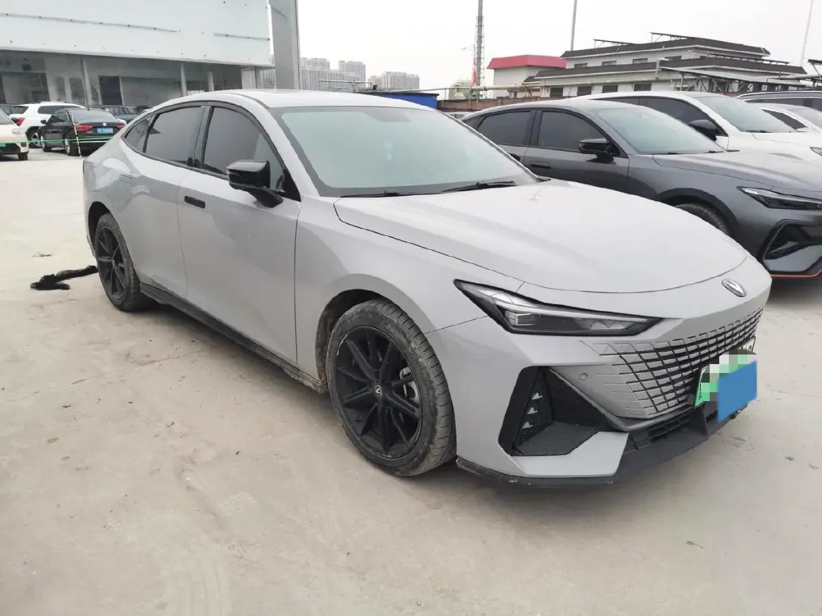 2023 ChangAn UNI-V iDD 1.5T 170HP L4 6TCT PHEV 18.4KWH,autocango,china used car exporter,china ev exporter,chinese used car exporter,chinese used ev exporter