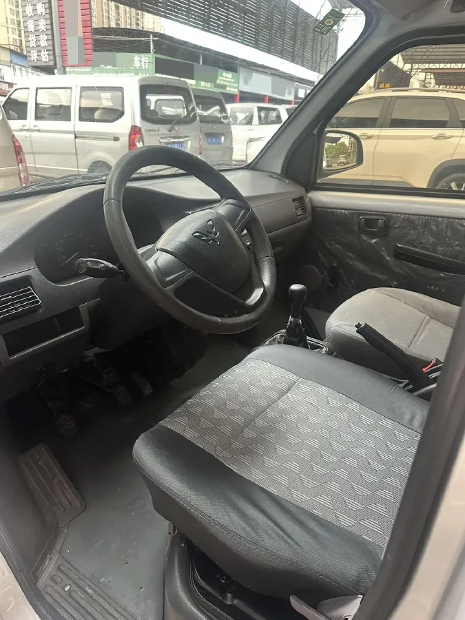 2021 WuLing RongGuang 1.5L 99HP L4 5MT,autocango,china used car exporter,china ev exporter,chinese used car exporter,chinese used ev exporter