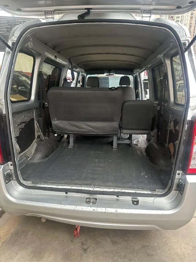 2021 WuLing RongGuang 1.5L 99HP L4 5MT,autocango,china used car exporter,china ev exporter,chinese used car exporter,chinese used ev exporter