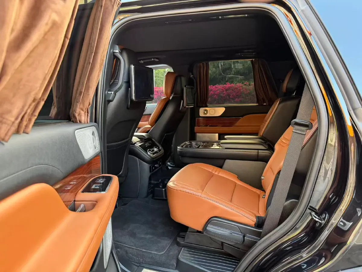 2019 Lincoln Navigator 3.5T 388HP V6 10AT,autocango,china used car exporter,china ev exporter,chinese used car exporter,chinese used ev exporter