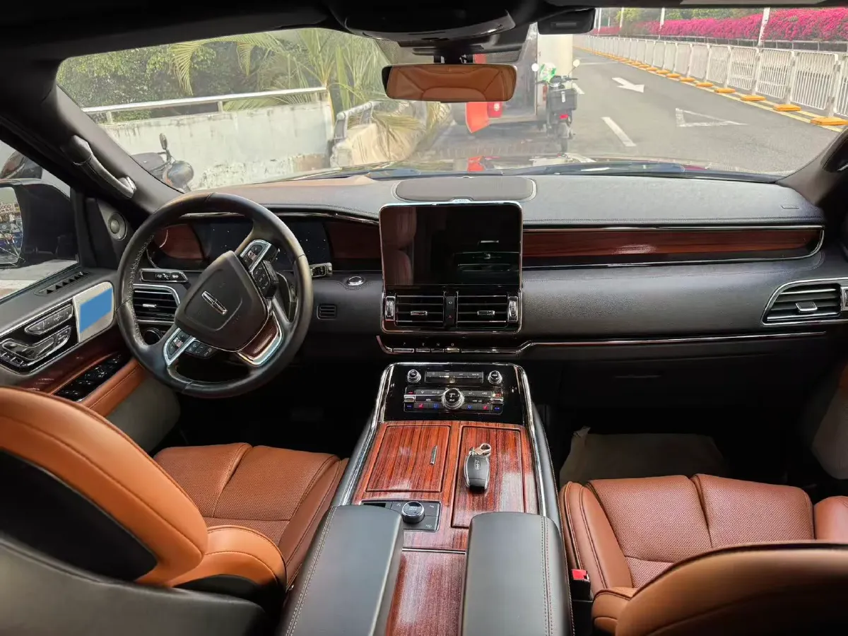 2019 Lincoln Navigator 3.5T 388HP V6 10AT,autocango,china used car exporter,china ev exporter,chinese used car exporter,chinese used ev exporter